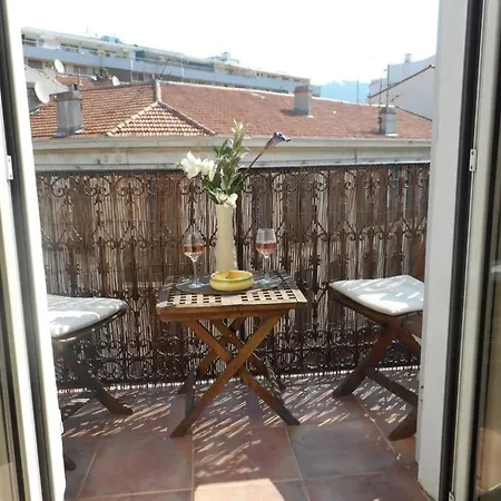 Sleeps 4 Wifi Cannes