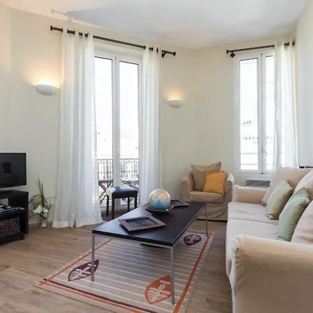 Sleeps 4 Wifi Cannes